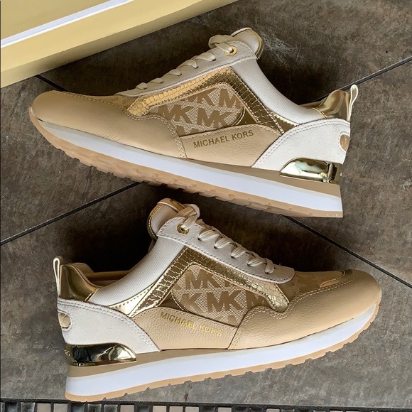 MICHAEL KORS WILMA TRAINER MK LOGO JACQUARD MD - Picture 13 of 16